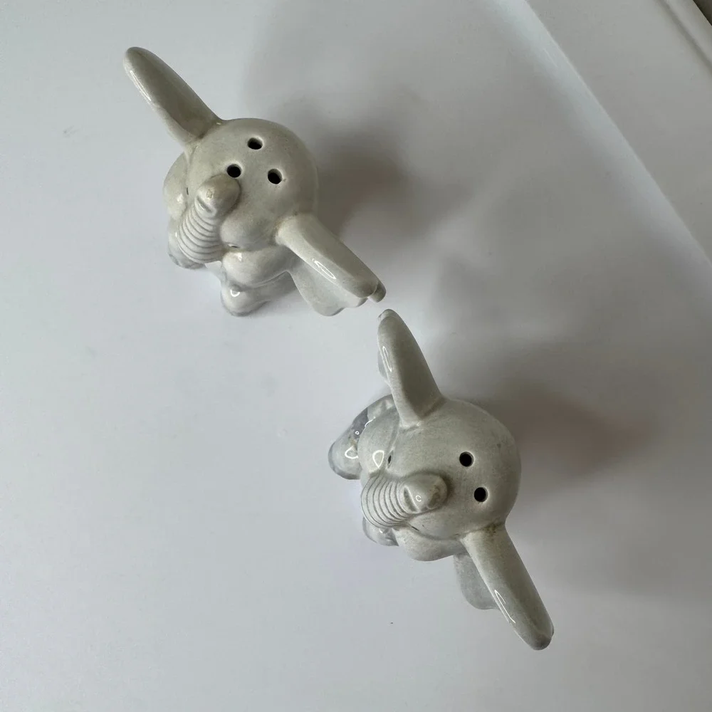 Vintage Gray Ceramic Elephant Salt‎ and Pepper Shakers Made in Taiwan
